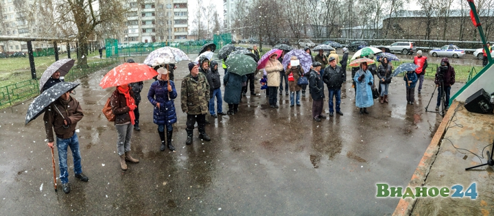 16 апреля состоялись 2 митинга против масштабной застройки сельского поселения Молоковское. Видеозапись фото 3