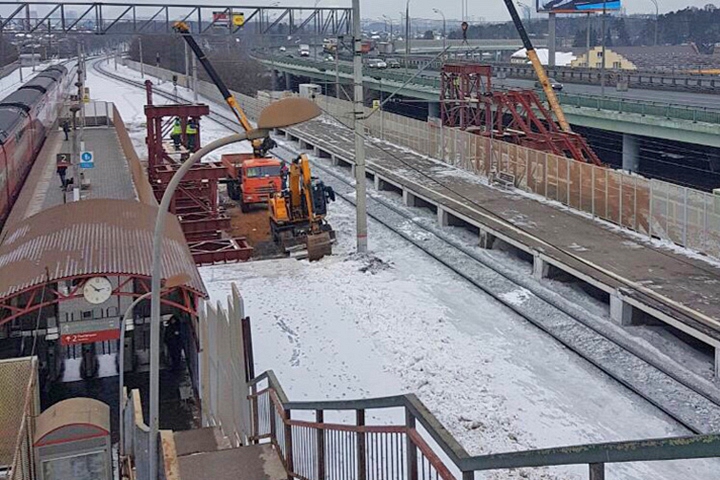 На станции Расторгуево строится временный пешеходный мост. Ограничение движения и сроки открытия