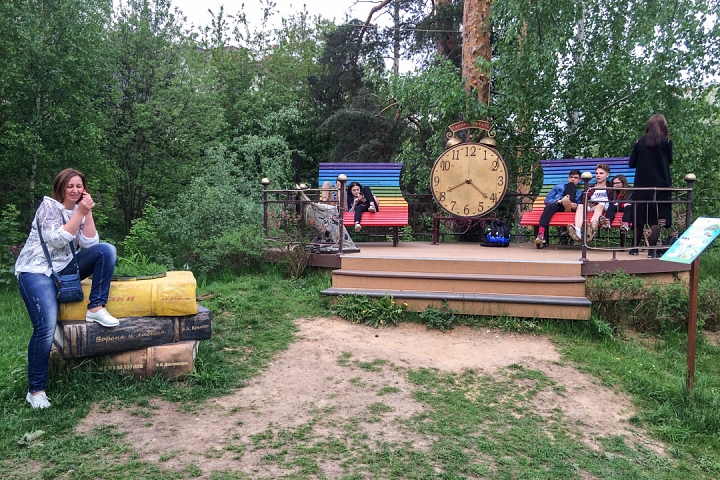 В Тимоховском парке открылась «Галерея под открытым небом» из 54 картин. Фоторепортаж фото 48
