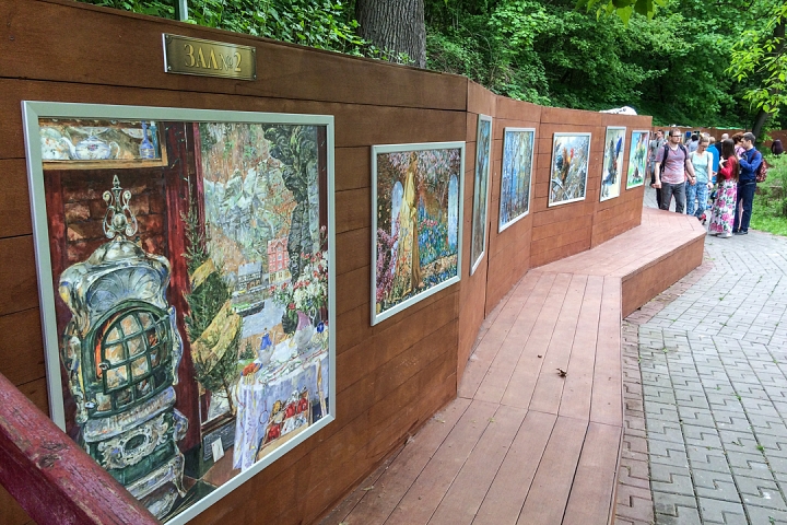 В Тимоховском парке открылась «Галерея под открытым небом» из 54 картин. Фоторепортаж фото 26